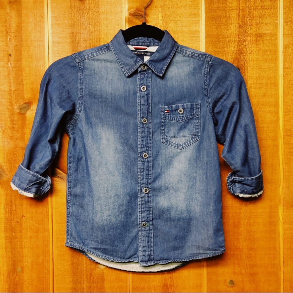 💙Tommy Hilfiger Button Down Denim Shirt - Picture 4 of 5